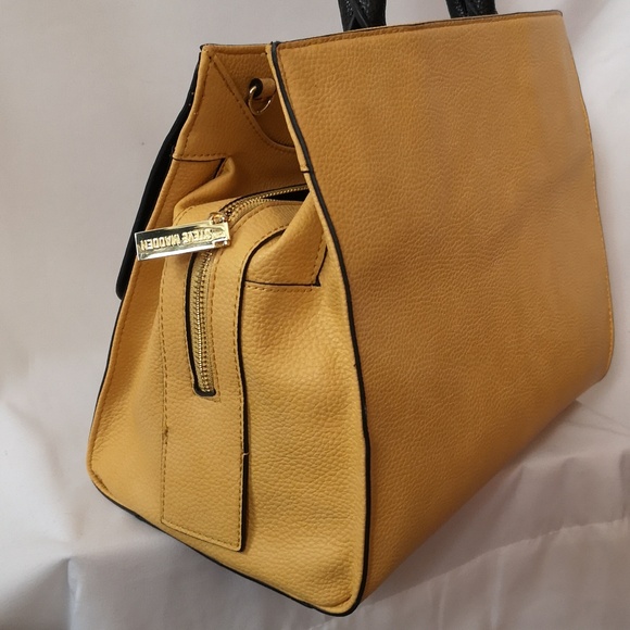 Exceptional NWT Steve Madden Briefcase Style Purse Yellow Black White w/ Strap - Picture 4 of 8